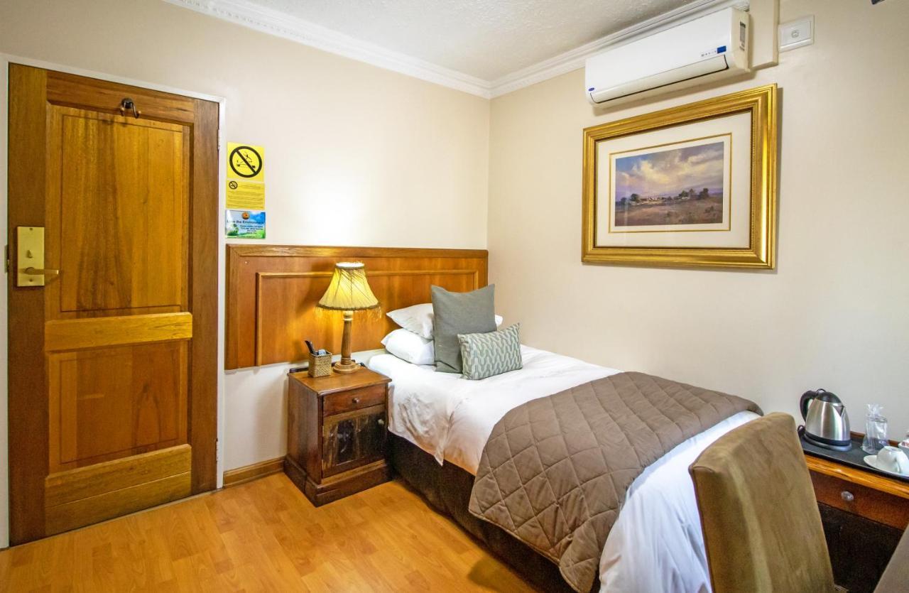 Sunward Park Guest House & Conference Center Boksburg Room photo